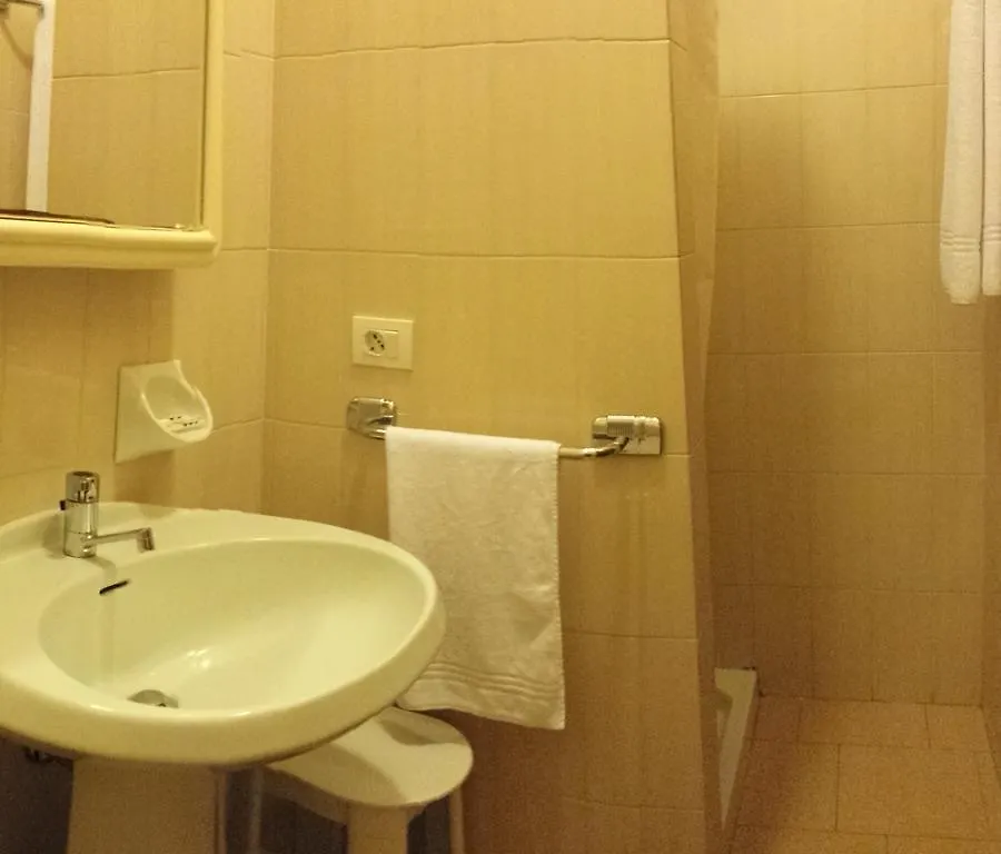 بسكييرا ديل غاردا Hotel Belvedere